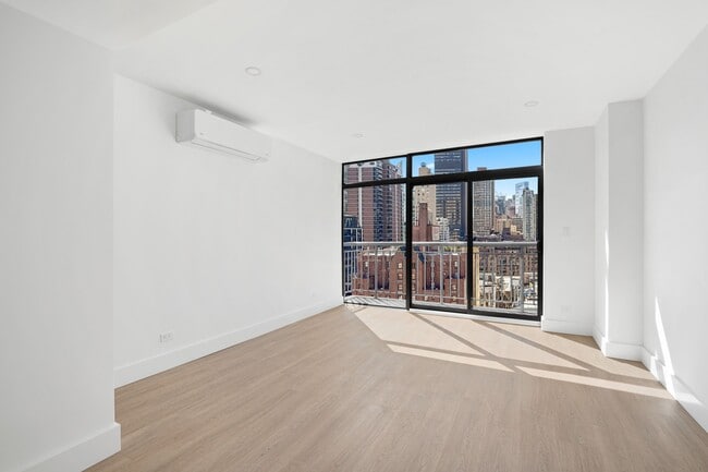 Building Photo - 224 E 52nd St