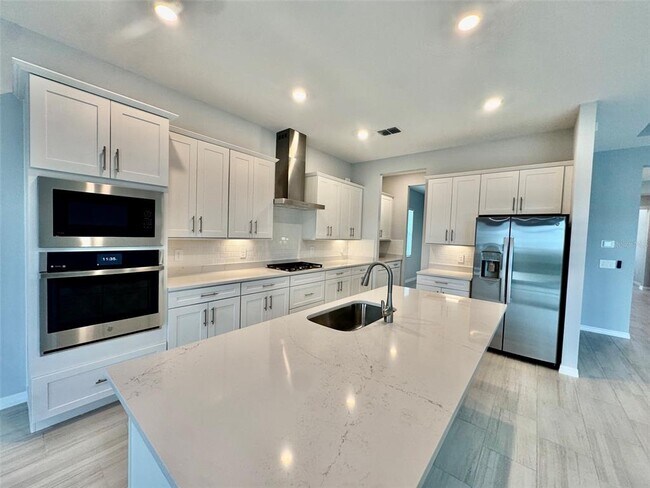 Building Photo - 19227 Scallop Lp