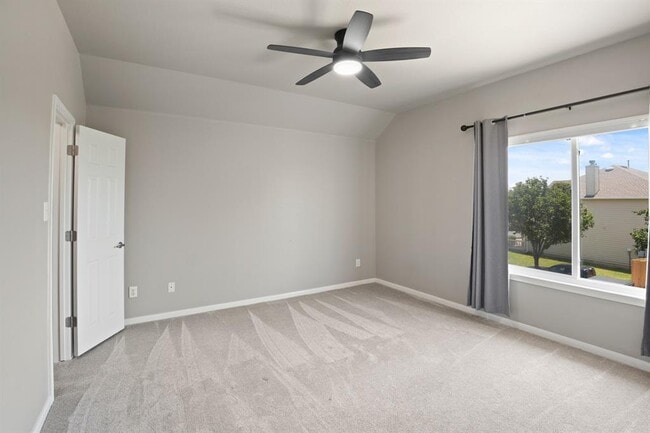 Building Photo - 1121 Boxwood Loop