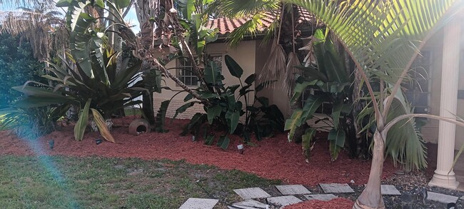 Building Photo - 3720 Coral Hills Dr