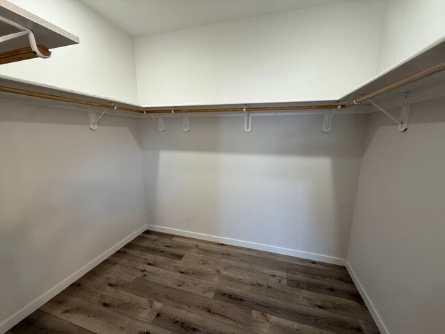 Building Photo - 4 Bedroom Home - Stonebridge Farms