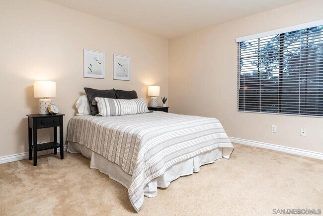 Building Photo - 12007 Alta Carmel Ct