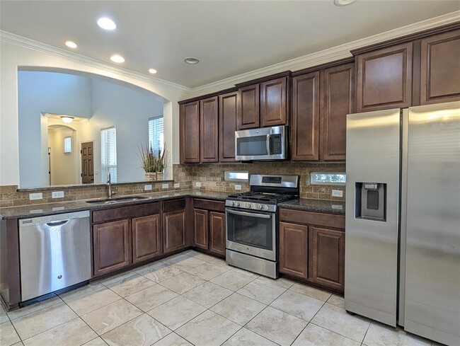 Building Photo - 13400 Briarwick Dr