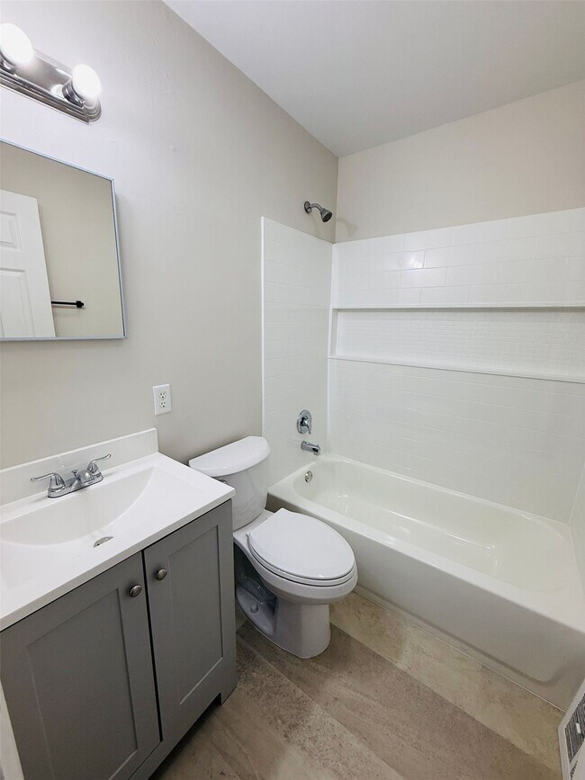 Building Photo - 936 Highmont Dr