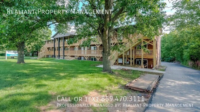 Building Photo - 2021 Cambridge Dr