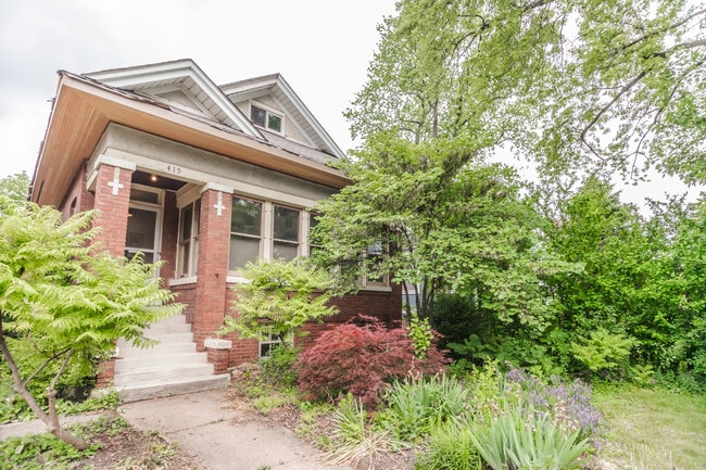 Primary Photo - 415 Ridgeland Ave