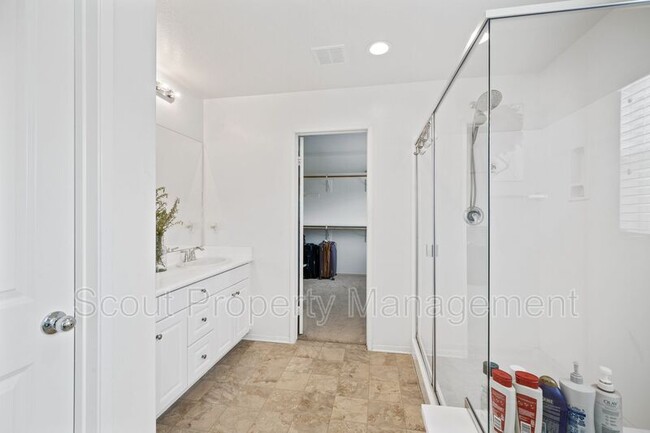 Building Photo - 29308 Abelia Ln