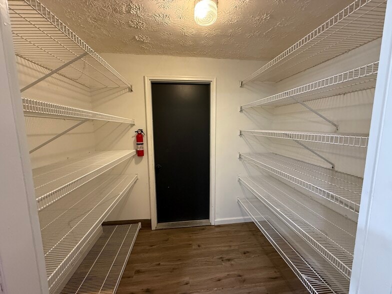 Building Photo - 1823 Worthington Run Dr