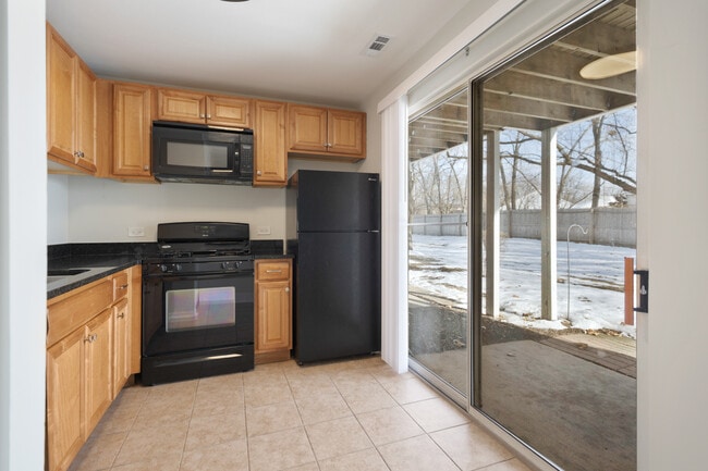 Building Photo - 96 Gant Cir