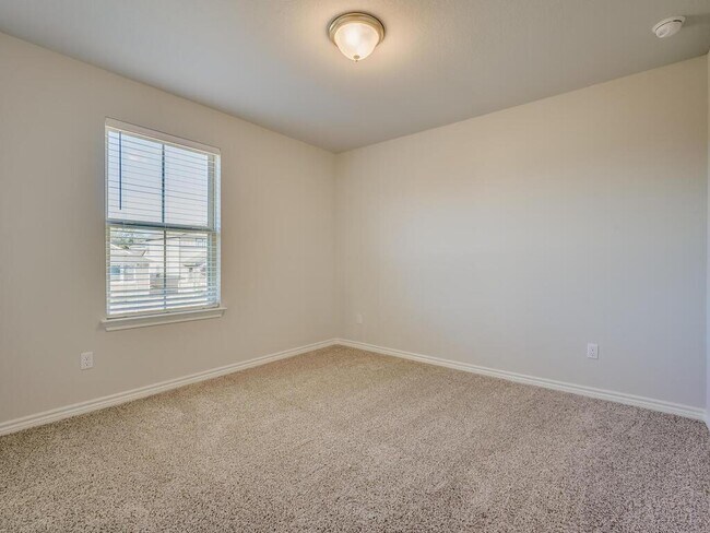 Building Photo - 2117 Pecan Island Dr