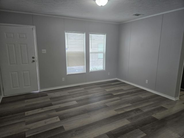 Building Photo - 7071 Greenbrier Village Dr