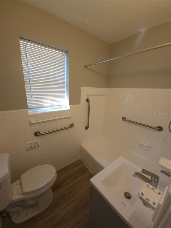 Building Photo - 820 Berkshire Rd