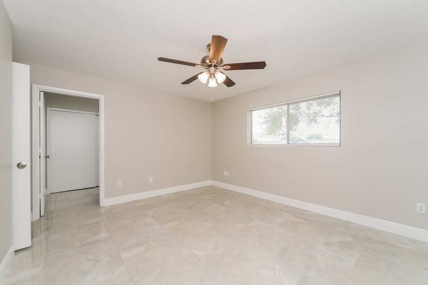 Building Photo - 3051 Bloomsbury Dr