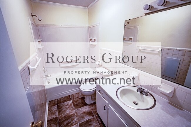 Building Photo - 1690 Bear Pond Rd