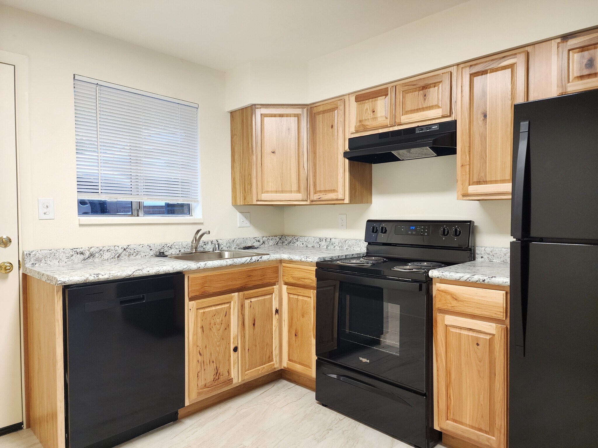 Building Photo - 361 E 650 N