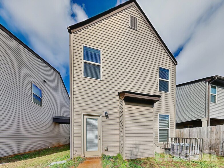 Building Photo - 368 Lossie Ln