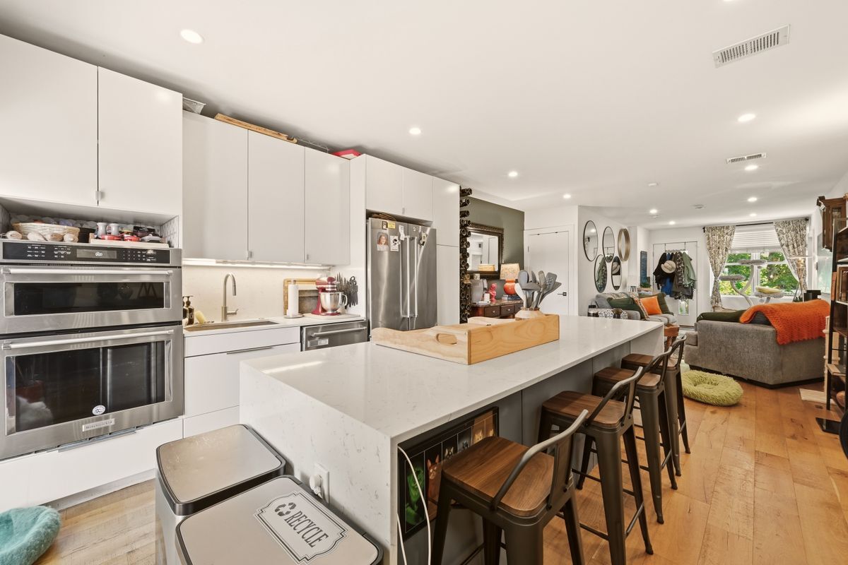 Building Photo - 1221 Oates St NE
