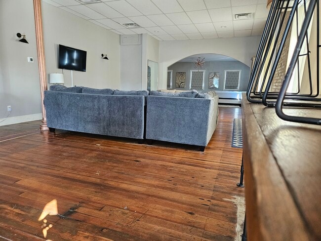 Building Photo - 301 Broadway