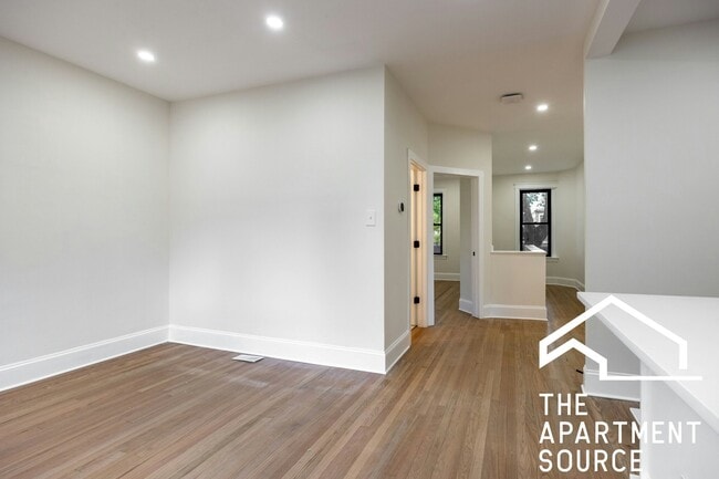 Building Photo - 4638 N Hamilton Ave