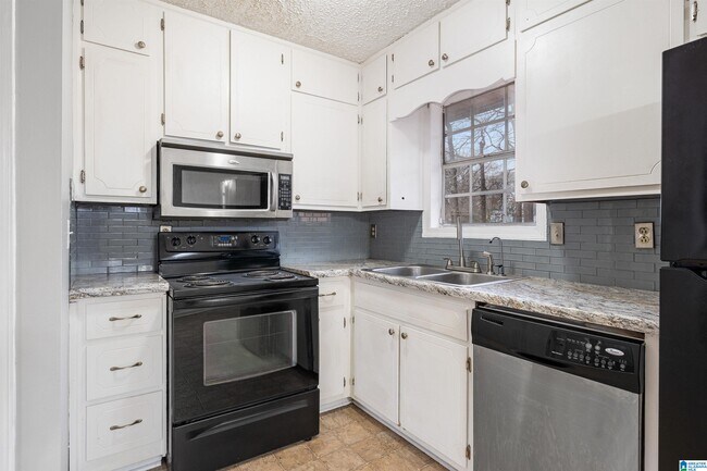 Building Photo - 3009 Burkwood Rd