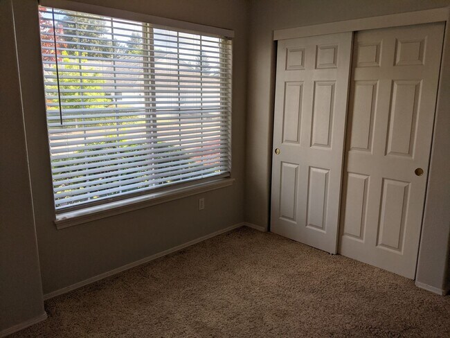 Building Photo - 8419/8421 NE 56th Street