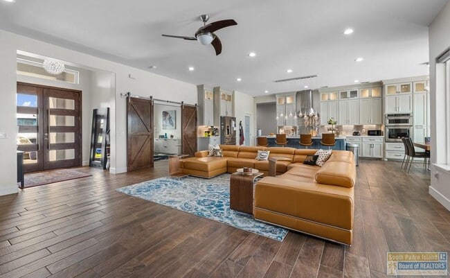 Building Photo - 4 Sawgrass Ct