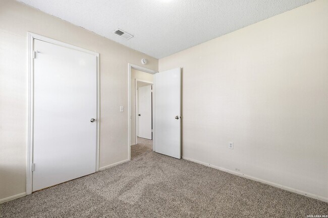 Building Photo - 10434 Shallow Crossing