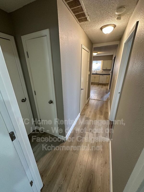 Building Photo - 3436 S Oxford Ave