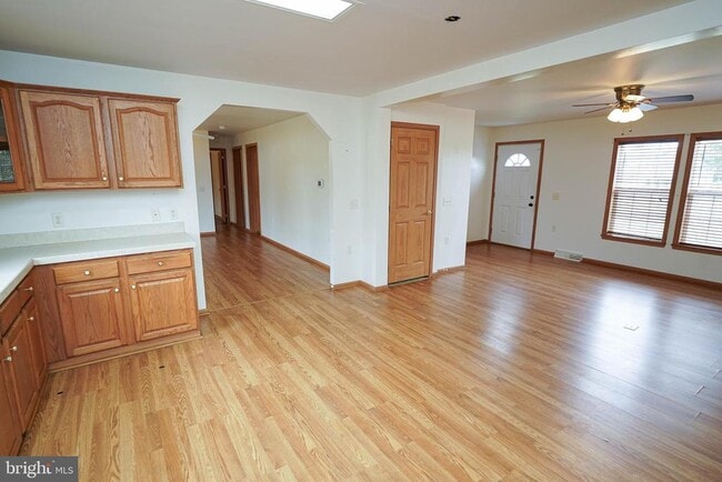 Building Photo - 12179 Country Dr