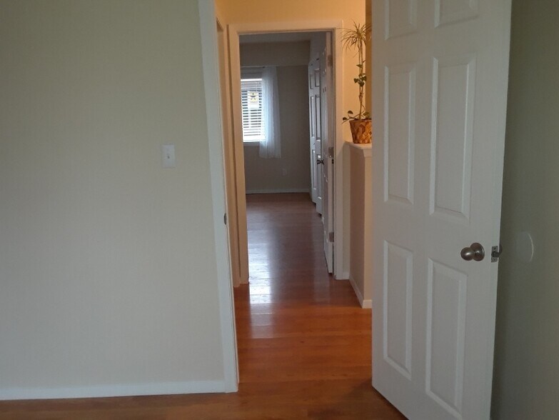 Building Photo - 1854 Zebulon Dr