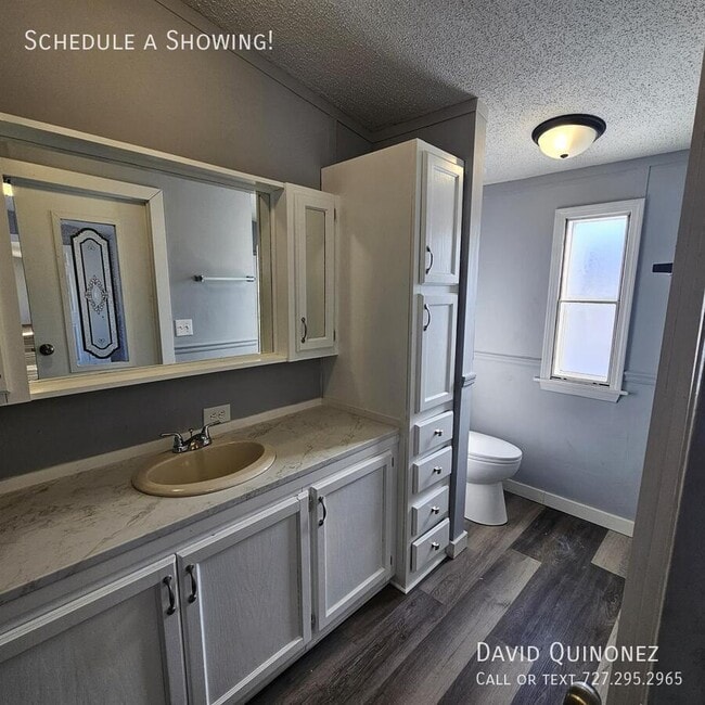 Building Photo - 2737 W Washington Center Rd