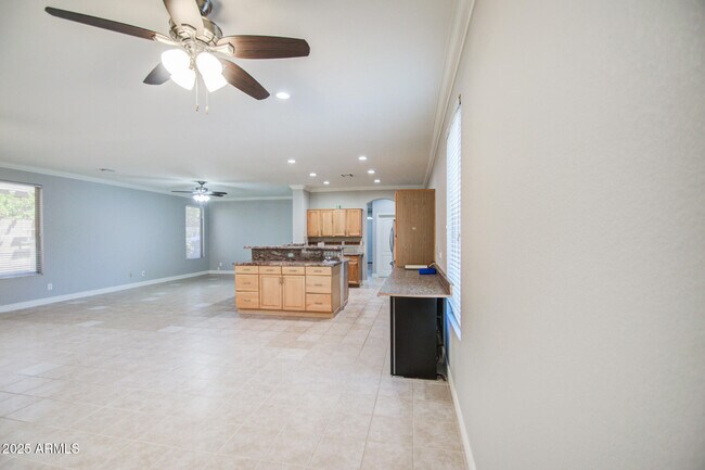 Building Photo - 1634 W Windsong Dr