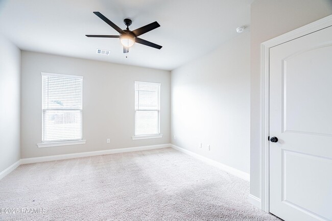 Building Photo - 102 Jubilation St