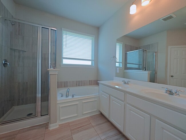 Building Photo - 26046 Quiet Field Ct