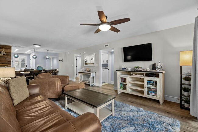 Building Photo - “Beachside Living – 2BR/2BA Condo with Oce...