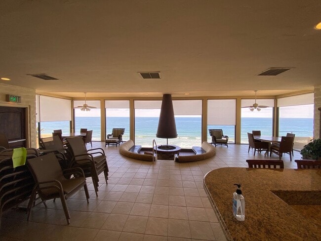 Building Photo - Del Mar Beach Club 2bd/2ba Condo