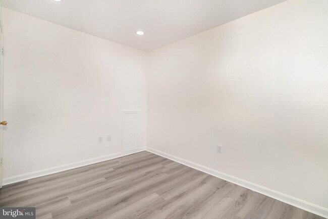 Building Photo - 6212 Spring Knoll Dr