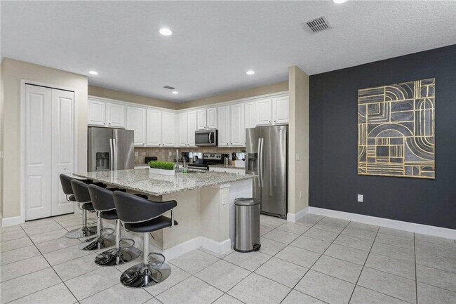 Building Photo - 2689 Calistoga Ave