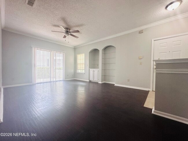 Building Photo - 3938 Hendricks Ave