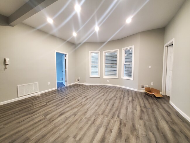 Unit 1 - 220 N 5th St