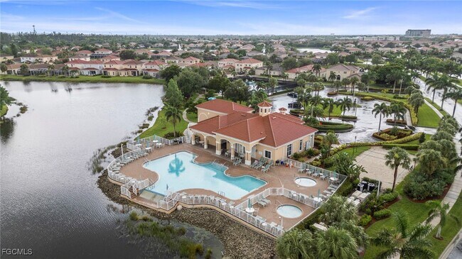 Building Photo - 9220 Belleza Way