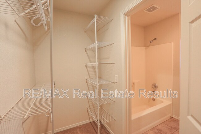 Building Photo - 3600 SW Deerfield Blvd