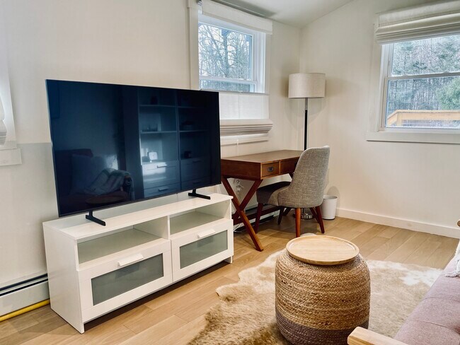 Building Photo - 13 Brenner Rd