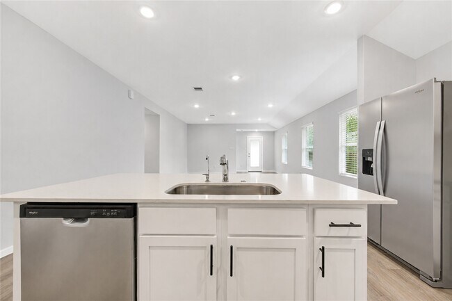 Building Photo - 40650 Balsam Run Ln