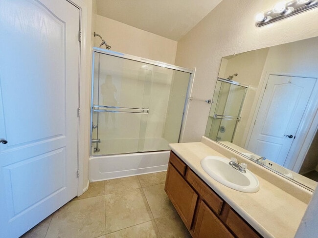 Building Photo - 39974 W Thornberry Ln