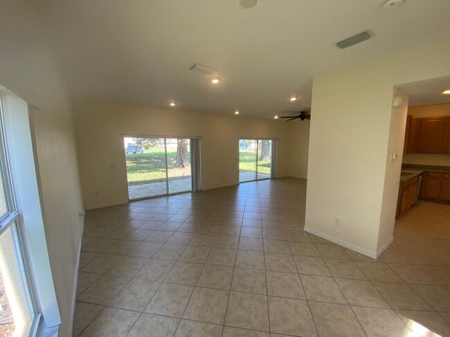 Building Photo - Beautiful, Family & Pet Friendly, 2 Story,...