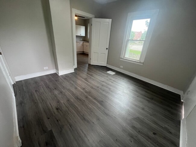 Building Photo - 3511 Memphis-Lower