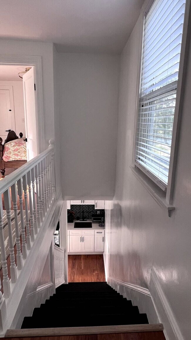 Building Photo - 21 Bullocks Point Ave