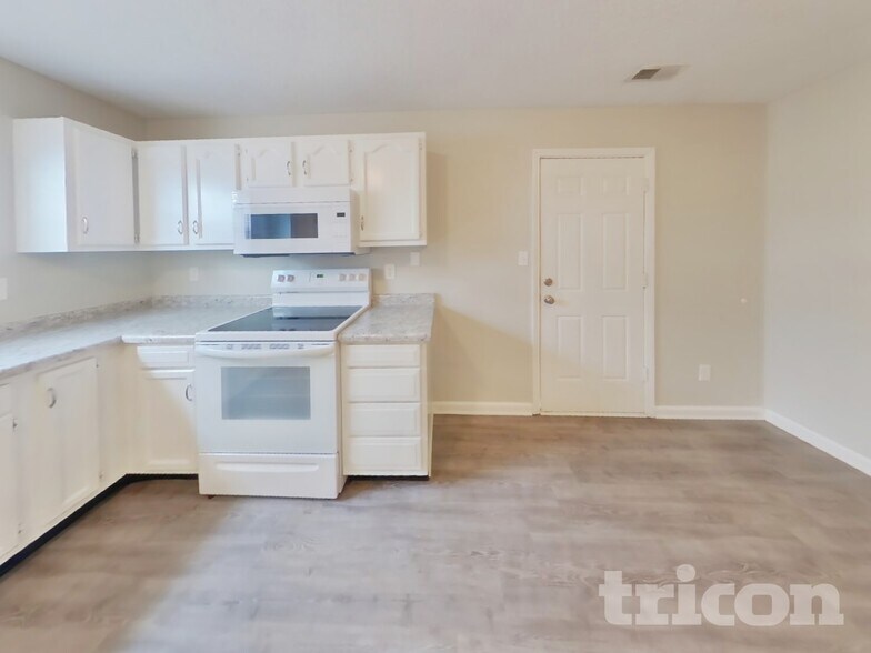 Building Photo - 9546 Gull Lake Dr