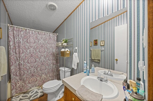 Building Photo - 806 Co Rd 2112